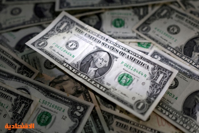الدولار يهبط أمام 6 عملات منافسة بعد بيانات أمريكية مخيبة للآمال