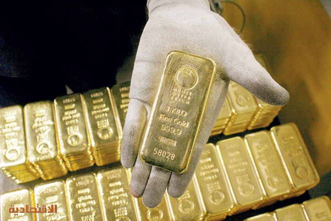 الذهب يرتفع بدعم من تراجع الدولار وعوائد سندات الخزانة 