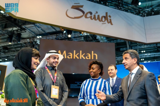 وزير السياحة يفتتح جناح السعودية بمعرض سوق السفر العالمي في لندن