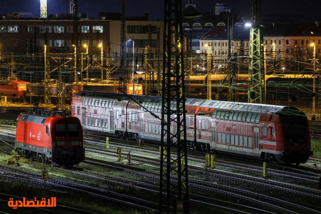 سائقو القطارات في ألمانيا يؤيدون إضرابات مفتوحة بسبب نزاع الأجور