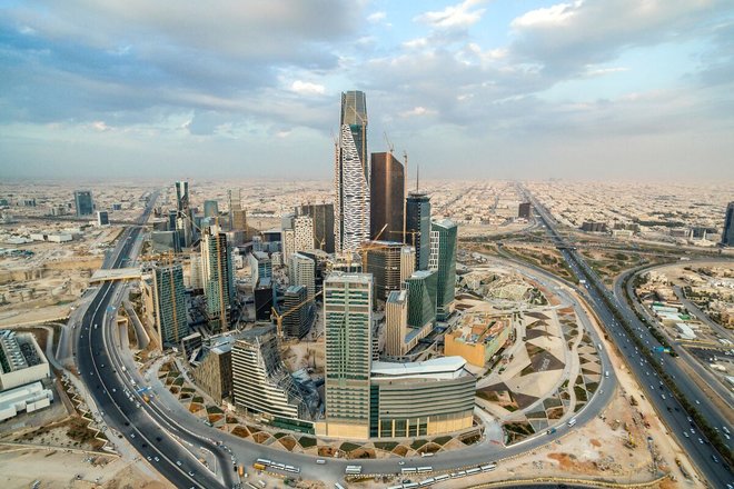 نمو قوي .. النشاط غير النفطي في السعودية ينهي 2023 فوق الـ 50
