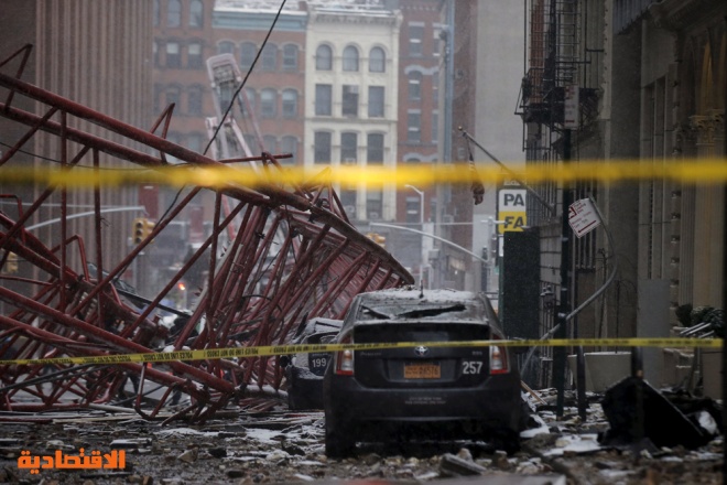 مقتل شخص وإصابة ثلاثة  في حادث سقوط رافعة في نيويورك