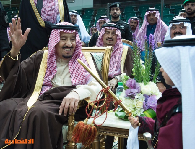 الملك يرعى حفل العرضة السعودية في مهرجان الجنادرية