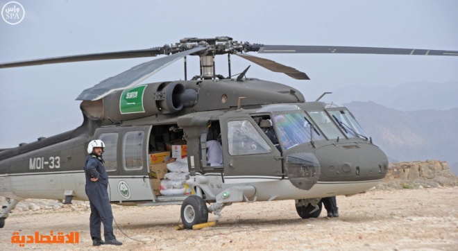 طيران الأمن يواصل توزيع سلال غذائية على قرى تهامة قحطان بعسير
