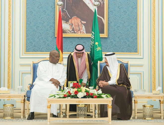 خادم الحرمين ورئيس بوركينا فاسو يشهدان توقيع اتفاقية تعاون في مجال مكافحة الجريمة