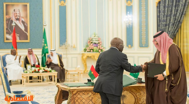 خادم الحرمين ورئيس بوركينا فاسو يشهدان توقيع اتفاقية تعاون في مجال مكافحة الجريمة