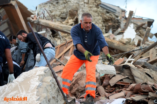 ارتفاع حصيلة وفيات زلزال إيطاليا إلى 37 شخصا
