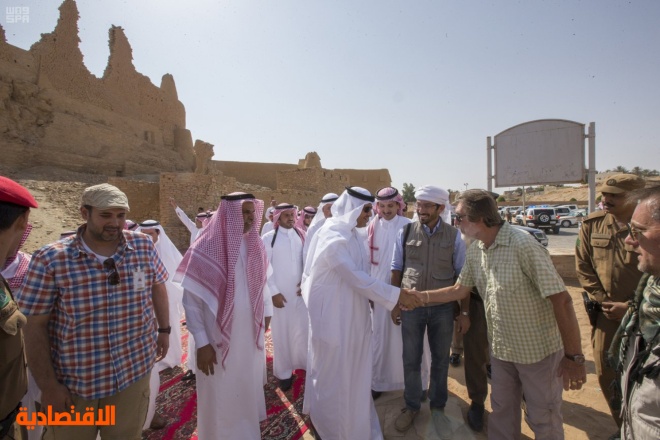 الأمير سلطان بن سلمان يتفقد المواقع الأثرية في الجوف