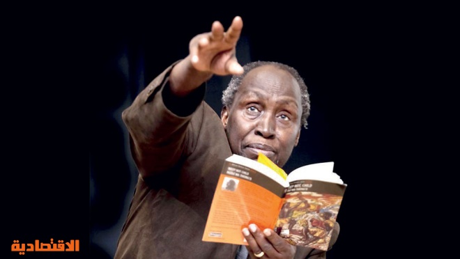 الكاتب الكيني «واثيونغو».. قاطع لغة المستعمر الإنجليزية انتصارا للغته