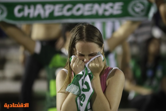 بلدة برازيلية تبكي فقدان أرواح فريق لكرة القدم منحها المجد