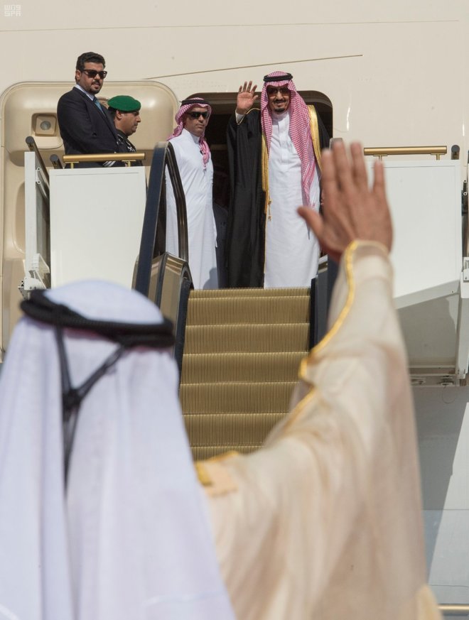 خادم الحرمين الشريفين يغادر الإمارات متوجها إلى قطر