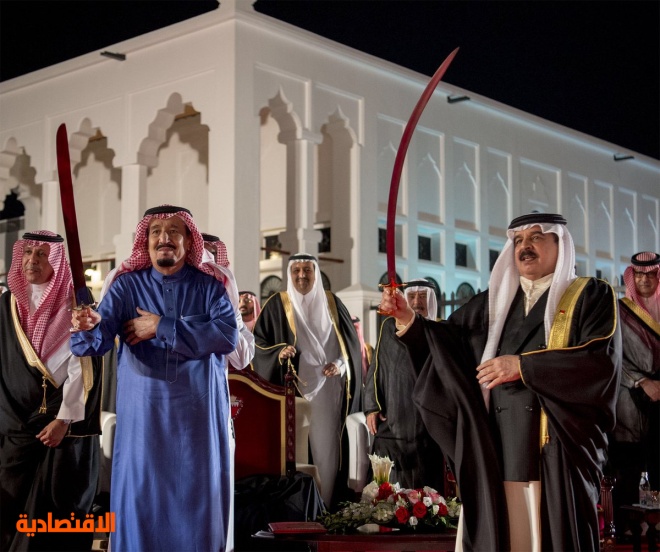 خادم الحرمين يشرف احتفال ملك البحرين بمناسبة زيارته للمنامة