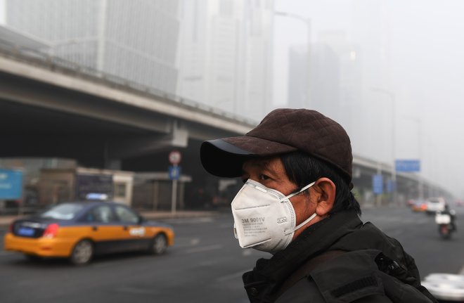 الضباب الدخاني يسجل أرقاما قياسية في شمال الصين لليوم الرابع
