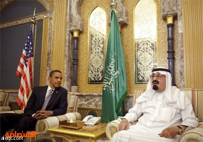خادم الحرمين الشريفين يقلد الرئيس الأمريكي وسام الملك عبد العزيز في مزرعته في الجنادرية
