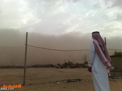 موجة الغبار تعود للسعودية وتغطي سماء شمال حائل