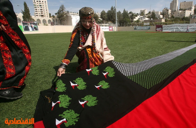 أطول ثوب فلسطيني في العالم يدخل موسوعة غينيس