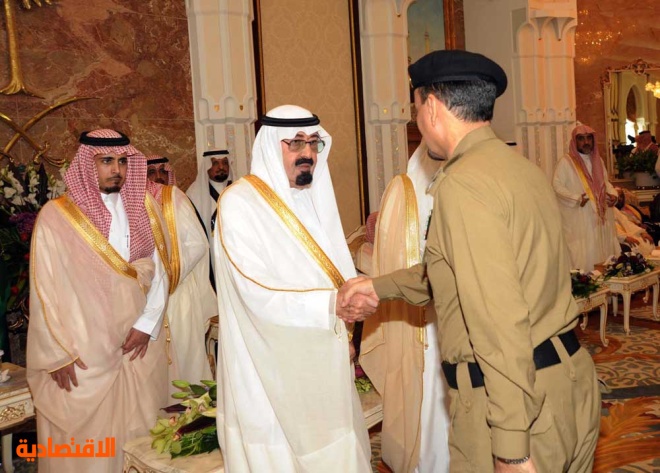الملك: السعودية لا تقبل التجاوز على أحد لكنها  لن تسمح لكائن أن يدنس شبرا من أراضيها