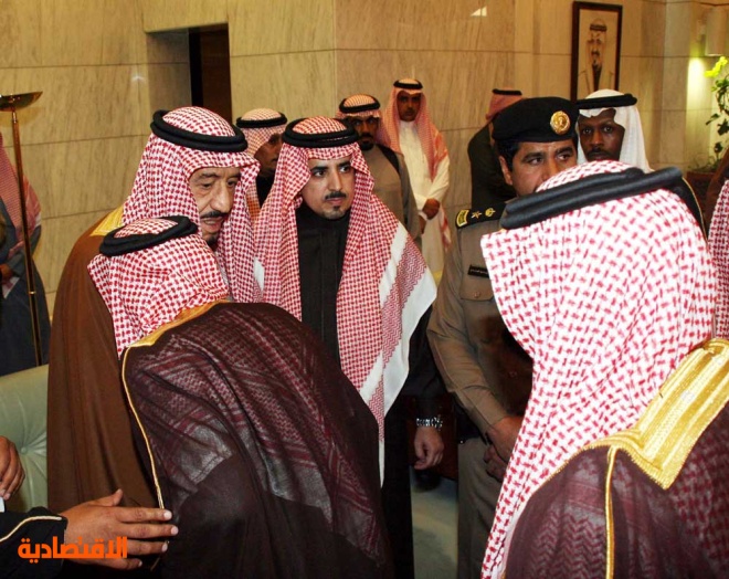 الأمير سلمان يستقبل المهنئين الذين قدموا للسلام عليه بمناسبة عودته لأرض الوطن