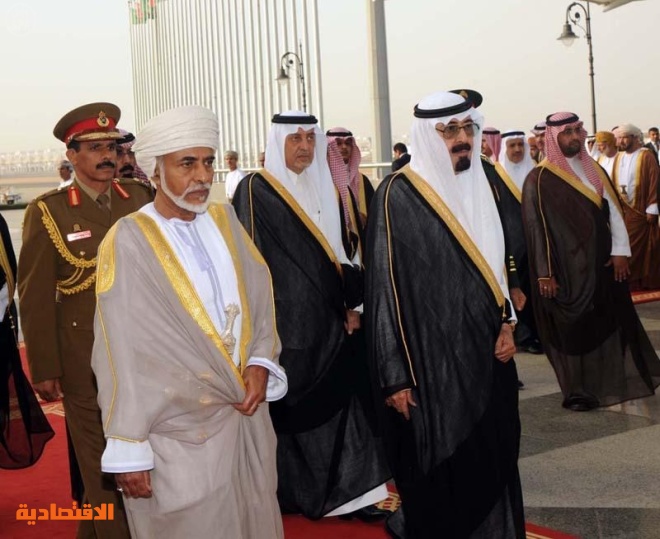 السلطان قابوس بن سعيد يصل إلى جدة
