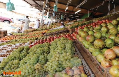 الفواكه الموسمية تجذب سياح الطائف والزراعة تؤكد الأسواق مراقبة صحيفة الاقتصادية