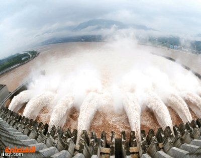 الصين : 3 آلاف طن قمامة تغلق مجرى أضخم سد يصدر الكهرباء في العالم