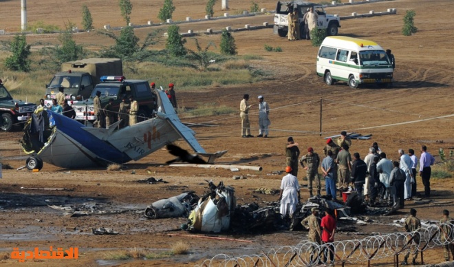 21 قتيلا في تحطم طائرة صغيرة في باكستان