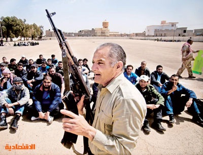 وجود الاستخبارات والقوات الخاصة مع الثوار الليبيين معقد لكنه ضروري