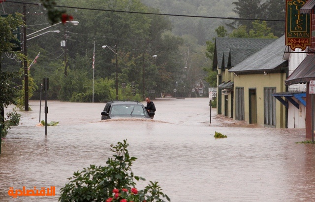 العاصفة آيرين تصل إلى كندا بعد أن أوقعت 22 قتيلا وأضرارا جسيمة في أمريكا