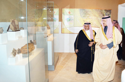 سلطان بن سلمان يفتتح متحف الغاط ويضع حجر الأساس لمشروع النزل التراثية في المحافظة