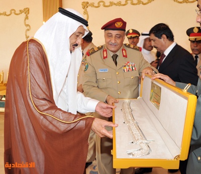 وزير الدفاع يقيم حفل غداء تكريما لوزير الدفاع اليمني