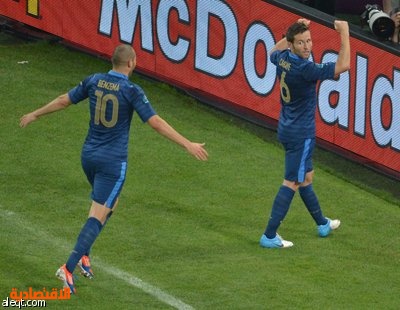 بنزيمة يصنع هدفين ويقود فرنسا للفوز على أوكرانيا