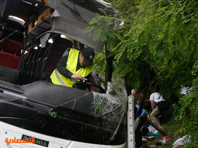 مقتل 14 في حادث تحطم حافلة في أوكرانيا