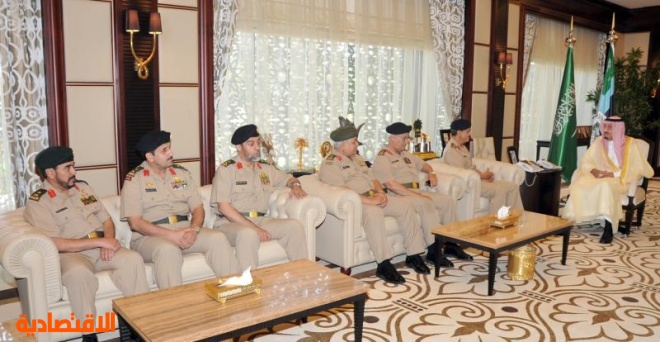 نائب خادم الحرمين الشريفين يستقبل قائد القوات البرية وقادة المناطق العسكرية