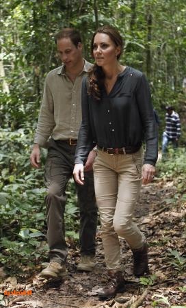 الأمير وليام وزوجته كيت يتجولان في غابة شرق ماليزيا "صور"