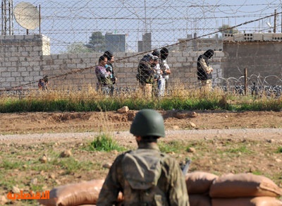 تركيا تحذر سوريا من انتهاك مجالها الجوي.. واشتباكات عنيفة بين الجيش الحر وقوات النظام