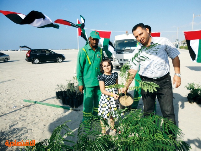 قصة مصورة: دبي توزع 100 ألف شجرة  للمنازل والأفراد بمناسبة يوم الاتحاد