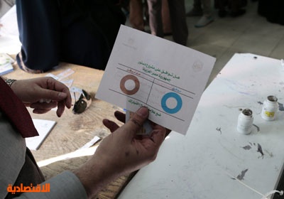 قصة مصورة .. الاخوان المسلمين : 64% من المشاركين في الاستفتاء وافقوا على الدستور المصري