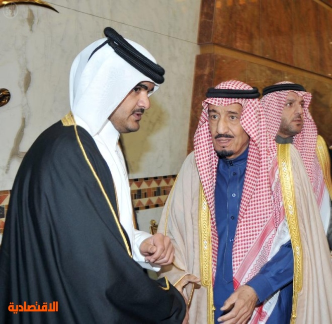 ولي العهد يستقبل المعزين في وفاة الأمير سطام بن عبدالعزيز