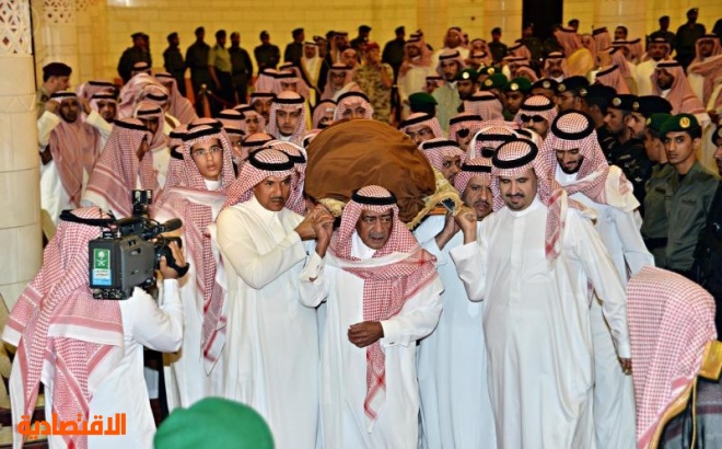 ولي العهد يتلقى التعازي في وفاة الأمير بدر بن عبدالعزيز آل سعود رحمه الله صحيفة الاقتصادية