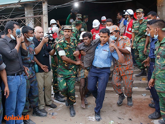 مواجهات بين الشرطة ومئات الآلاف من المتظاهرين بعد انهيار مبنى في بنغلادش