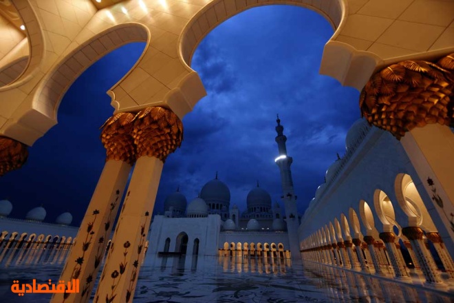 قصة مصورة : مسجد الشيخ زايد صرح معماري في أبوظبي