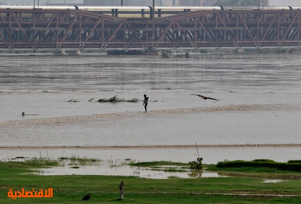ارتفاع حصيلة قتلى الفيضانات والانزلاقات الأرضية في شمال الهند إلى 138