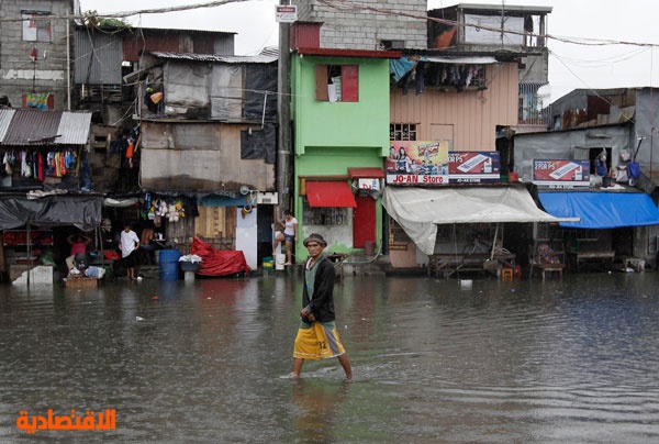 قصة مصورة: عاصفة رومبيا تحاصر 10 آلاف شخص فى موانئ الفلبين