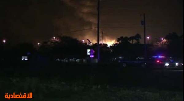 قصة مصورة: 15 مفقودا بعد انفجار مصنع للغاز في فلوريدا