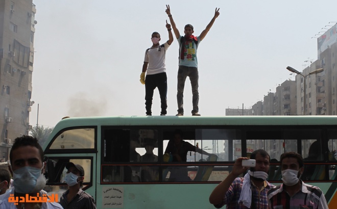 قوات الأمن المصرية تسيطر على ميدان رابعة العدوية وتعتقل العريان والبلتاجي وصفوت حجازي