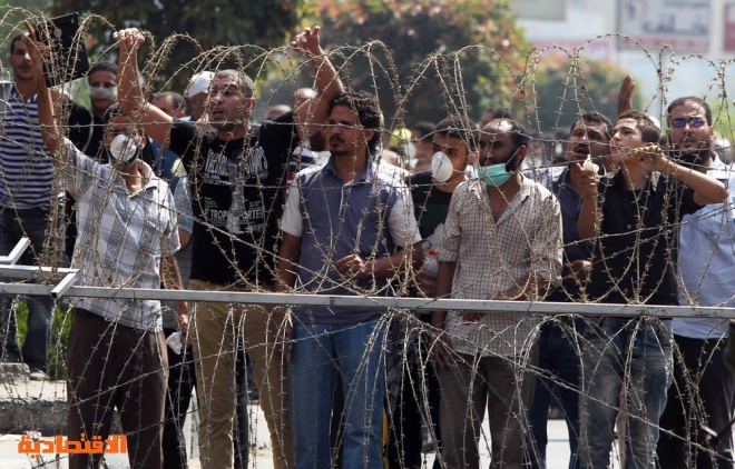 قوات الأمن المصرية تسيطر على ميدان رابعة العدوية وتعتقل العريان والبلتاجي وصفوت حجازي