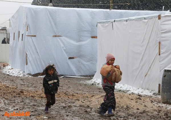 مخيمات اللاجئين السوريين العشوائية في لبنان تحت رحمة عاصفة قاسية