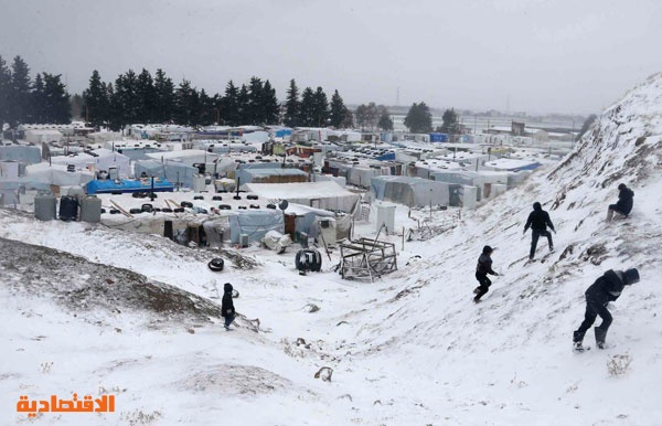 مخيمات اللاجئين السوريين العشوائية في لبنان تحت رحمة عاصفة قاسية