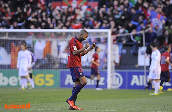 قصة مصورة : برشلونة ينفرد بصدارة الدوري الإسباني وريال مدريد يتعادل مع أوساسونا