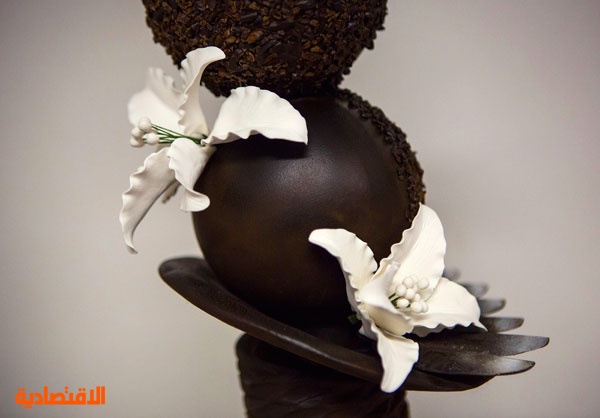 قصة مصورة : طاهي حلويات يصنع من الشوكولاتة منحوتات في نيويورك